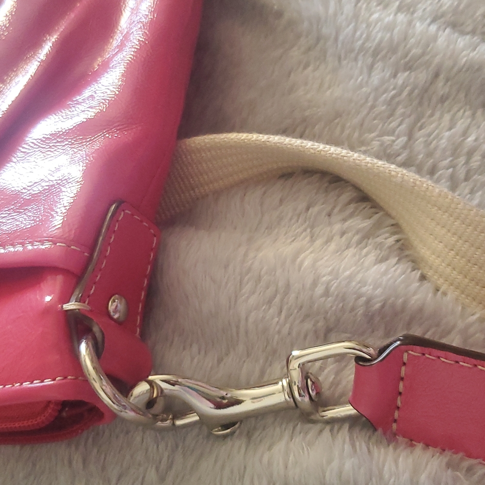 *Coach hot pink crossbody. - Picture 9 of 10
